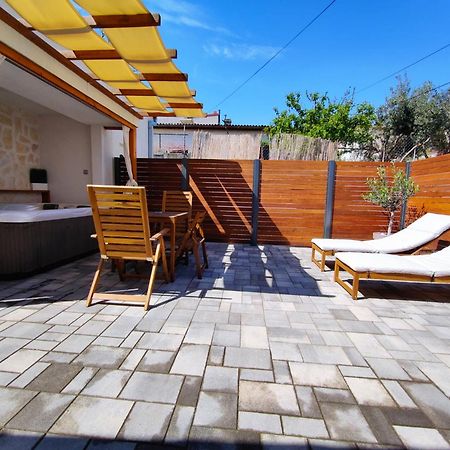 Апартаменты Tonina - House With Terrace, Jacuzzi, Free Parking Сплит Экстерьер фото